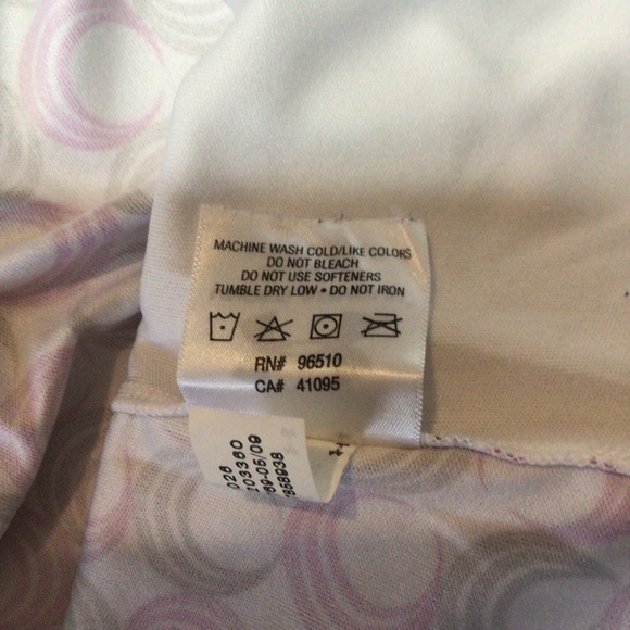 UNDER Armour Top - Picture 6 of 6